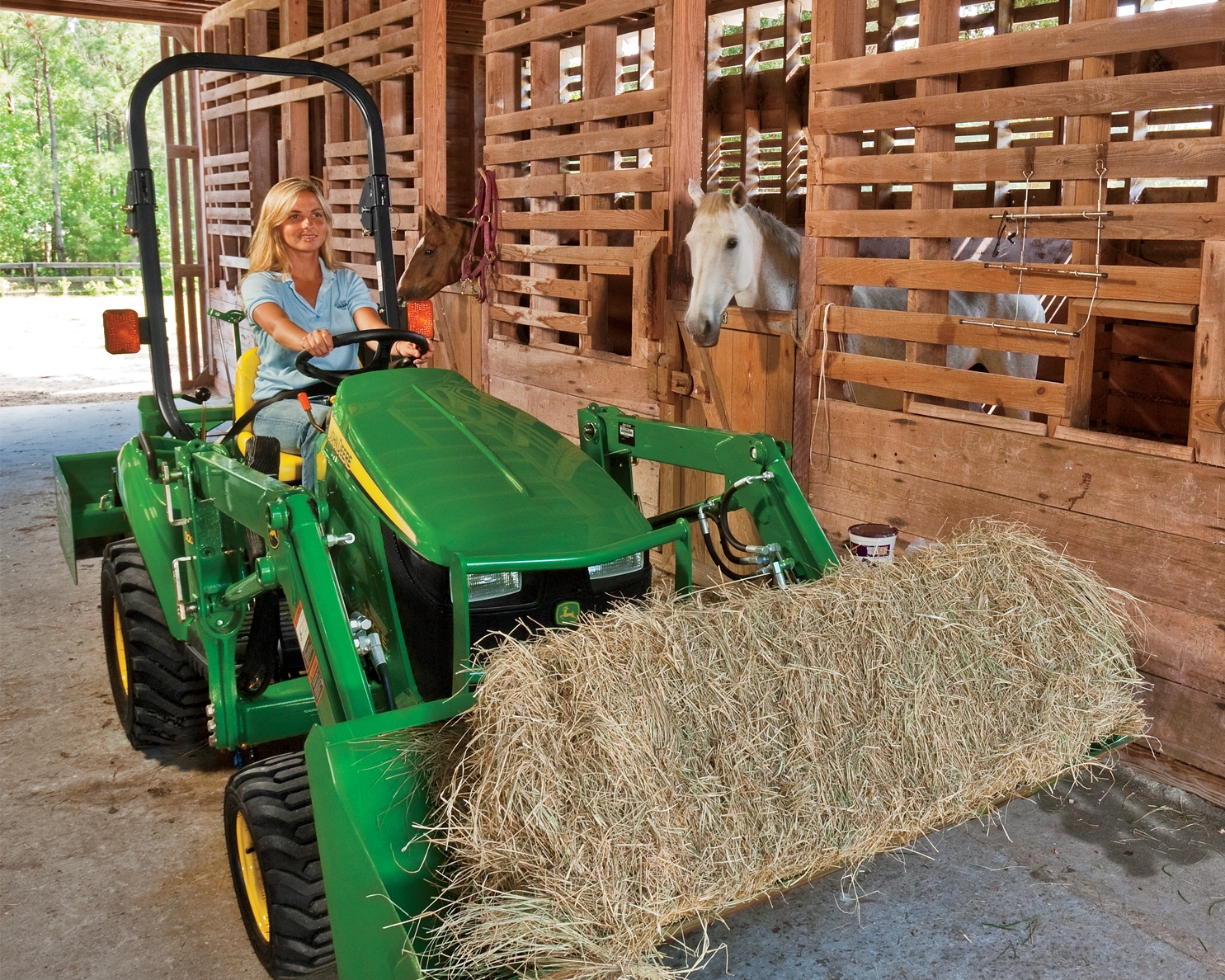 John_Deere_Loader_Livestock